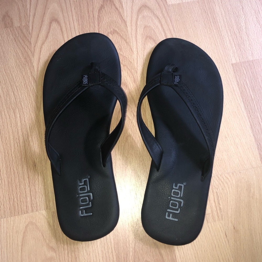 Flojos Women’s Flip Flops. 7. Black. EUC.